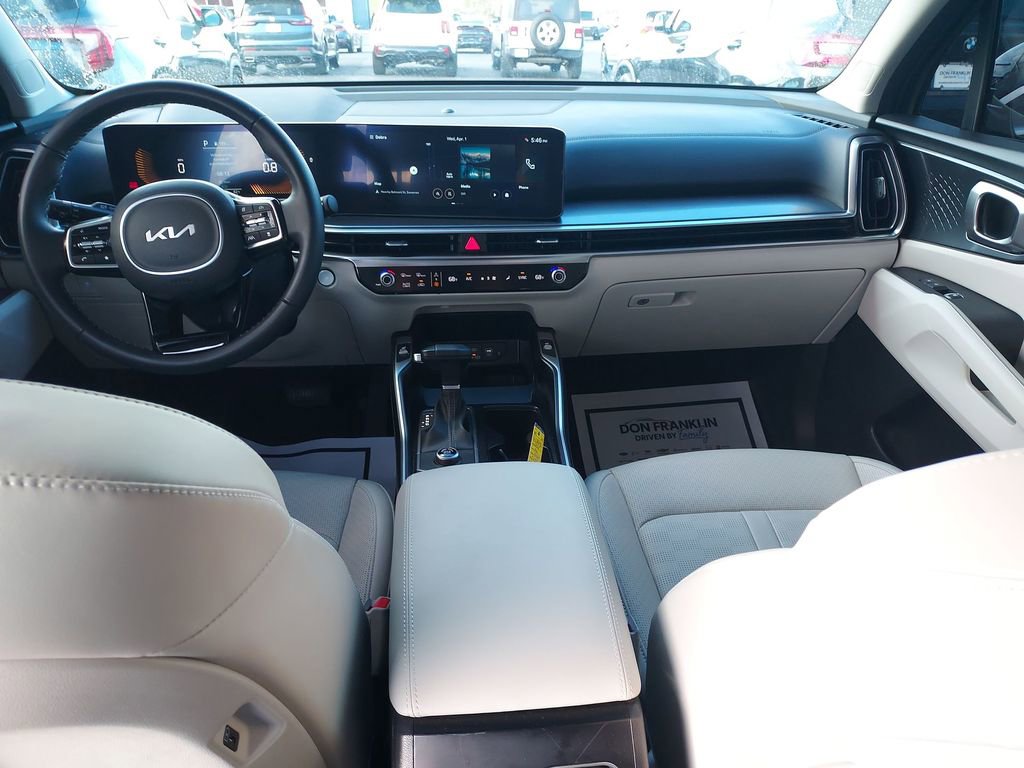 Used 2025 Kia Sorento S w/ Panoramic Sunroof Package image 10
