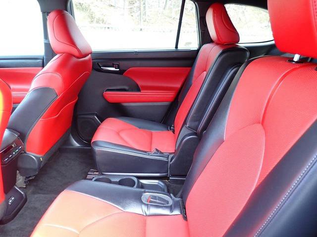 Certified 2023 Toyota Highlander XSE image 17