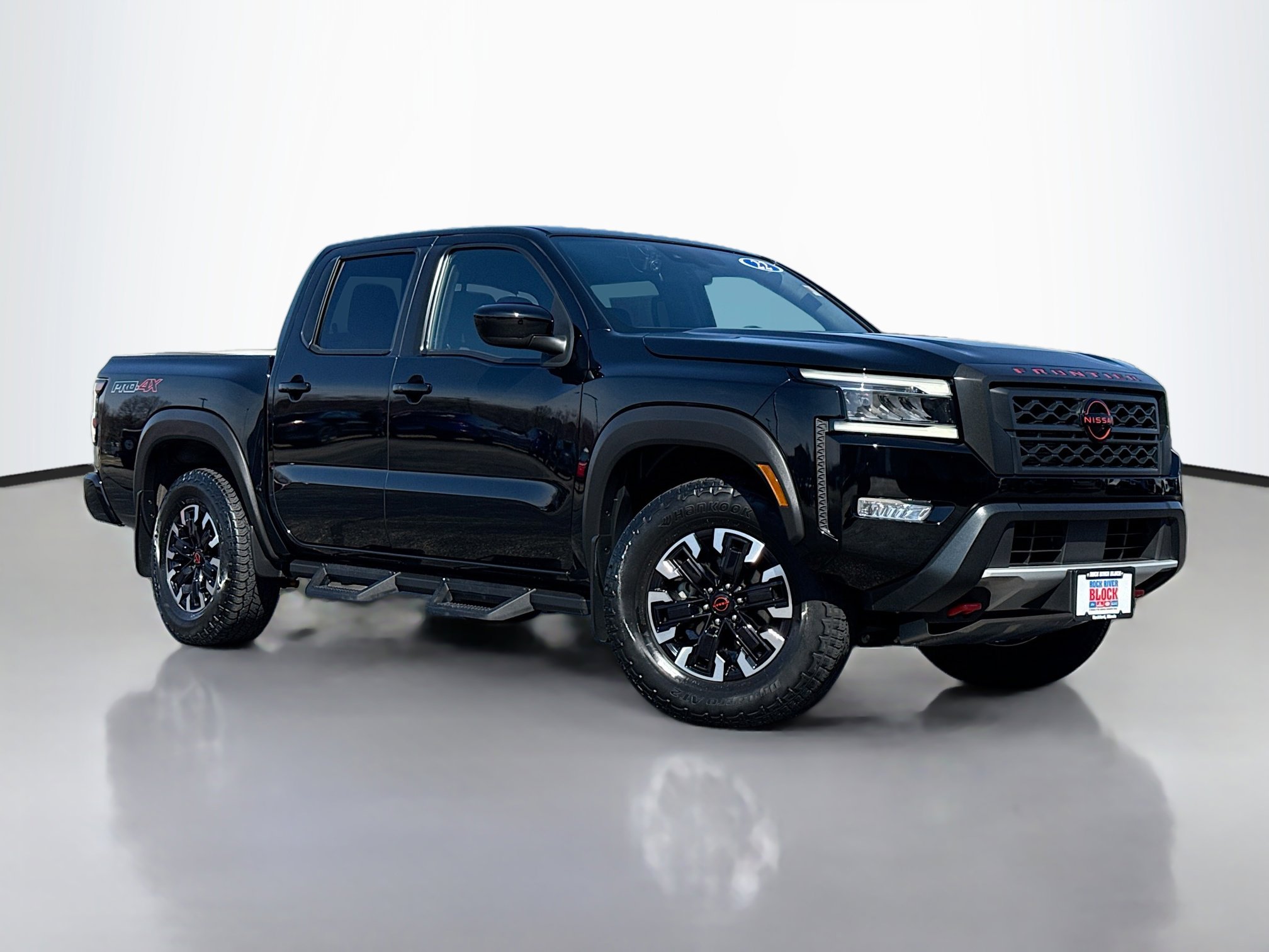 Used 2022 Nissan Frontier PRO-4X w/ Technology Package