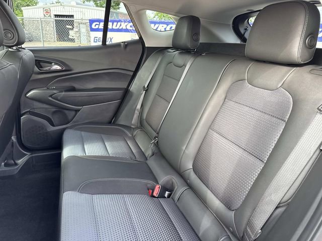Used 2025 Chevrolet Trax LT w/ LT Convenience Package FWD image 34