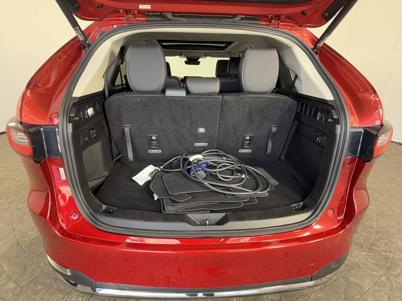 Used 2024 MAZDA CX-90 Plug-In Hybrid w/ Premium Pkg image 8