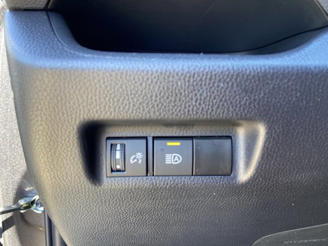 Used 2024 Toyota RAV4 XLE FWD image 43