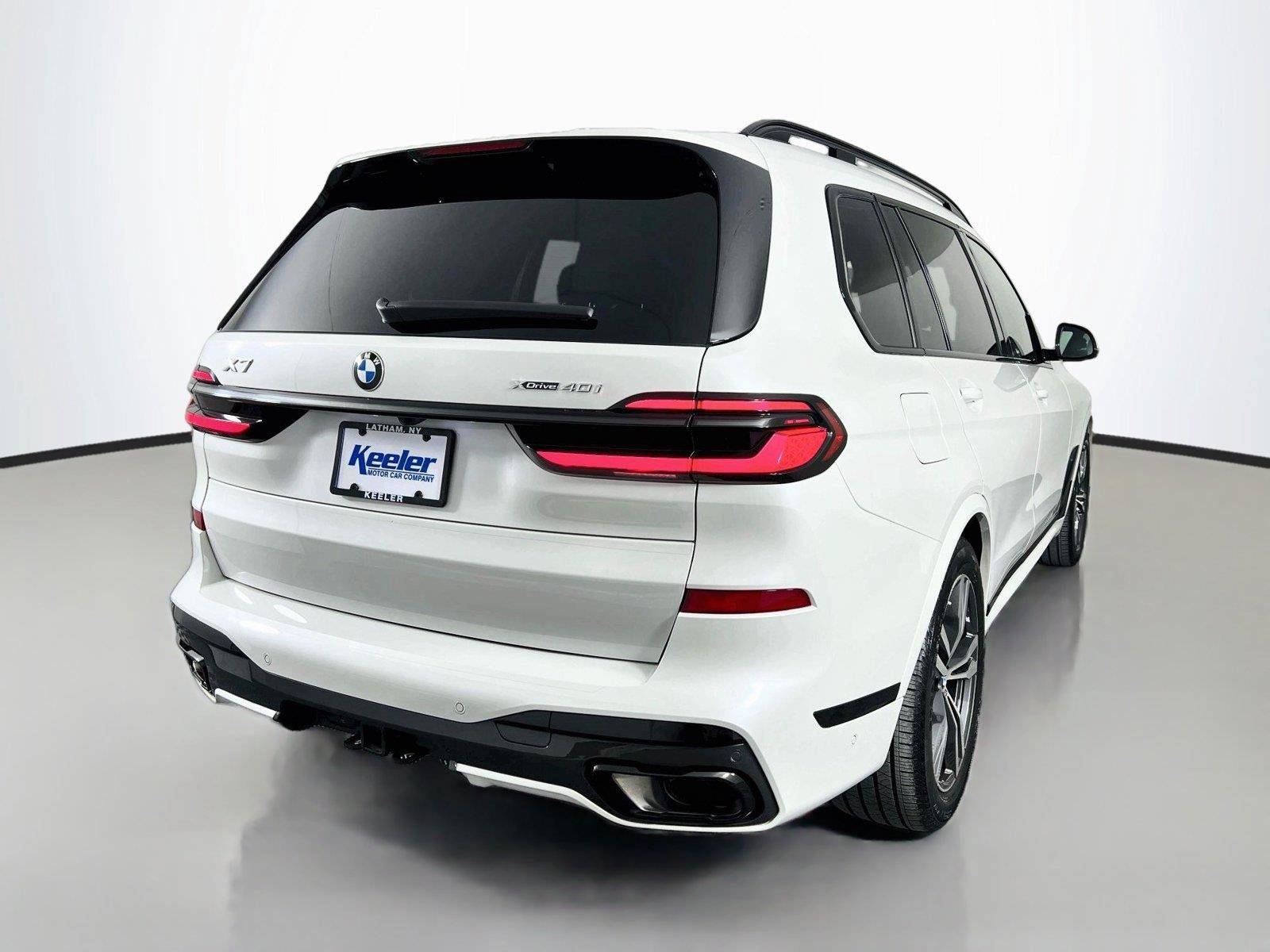 Used 2025 BMW X7 xDrive40i w/ M Sport Package AWD/4WD image 6