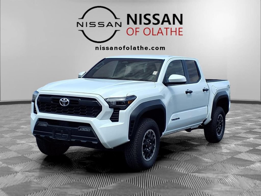 Used 2025 Toyota Tacoma TRD Off-Road AWD/4WD image 1