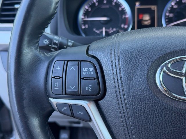 Used 2017 Toyota Highlander Limited FWD image 18