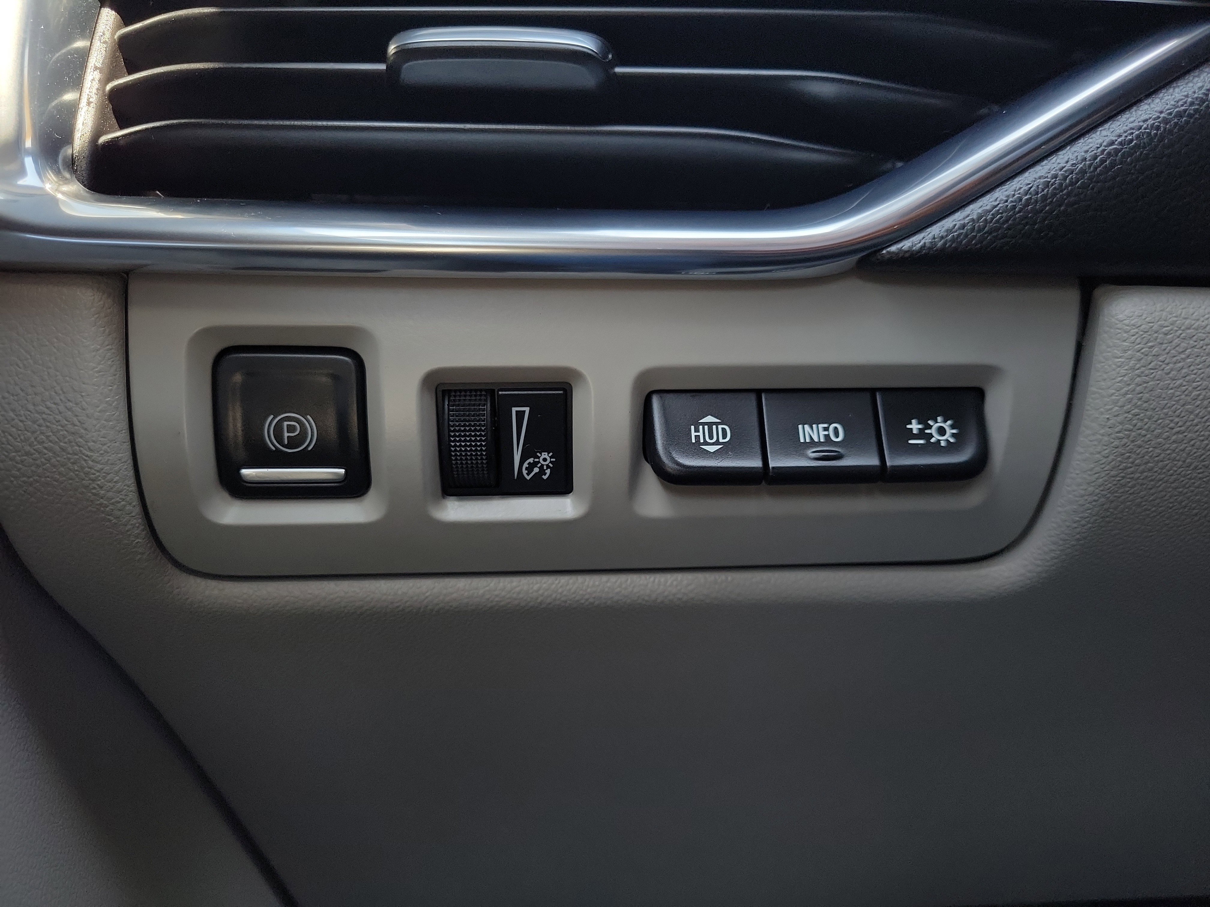 Certified 2022 Cadillac XT4 Premium Luxury w/ Technology Package image 31