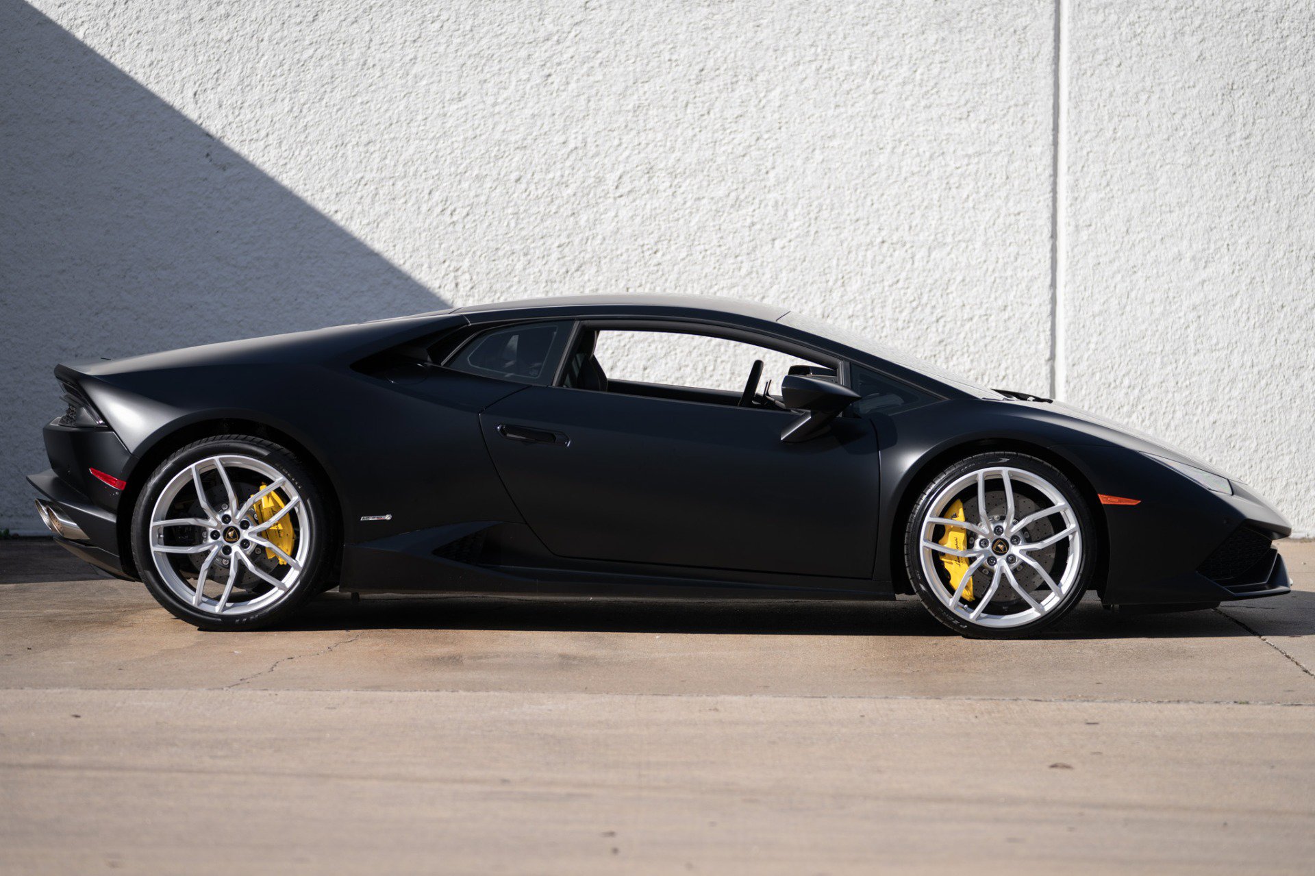 Used 2015 Lamborghini Huracan LP 610-4 image 3