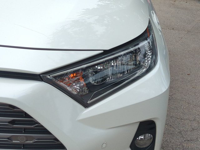 Used 2019 Toyota RAV4 Limited FWD image 10