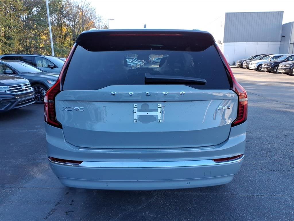 New 2026 Volvo XC90 B6 Plus w/ Protection Package Premier AWD/4WD image 4
