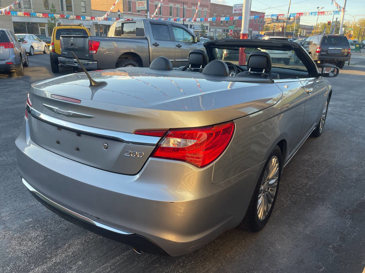 Used 2013 Chrysler 200 Limited image 4