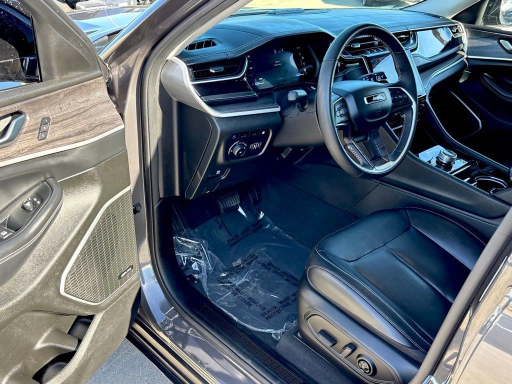 Used 2022 Jeep Grand Cherokee Limited 4xe image 12