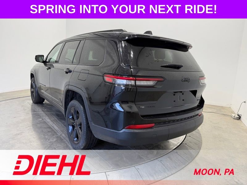 Certified 2023 Jeep Grand Cherokee L Limited w/ Black Appearance Package image 5