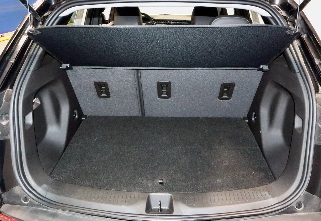 Used 2023 Chevrolet Bolt EUV Premier w/ Sun & Sound Package image 16