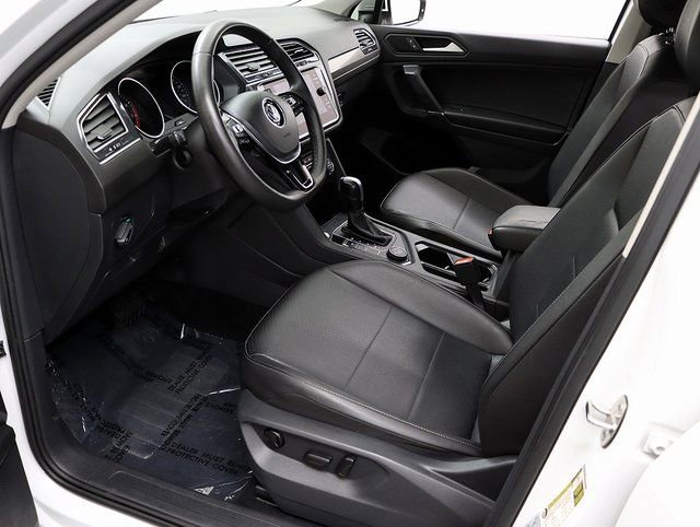 Used 2020 Volkswagen Tiguan SE AWD/4WD image 10
