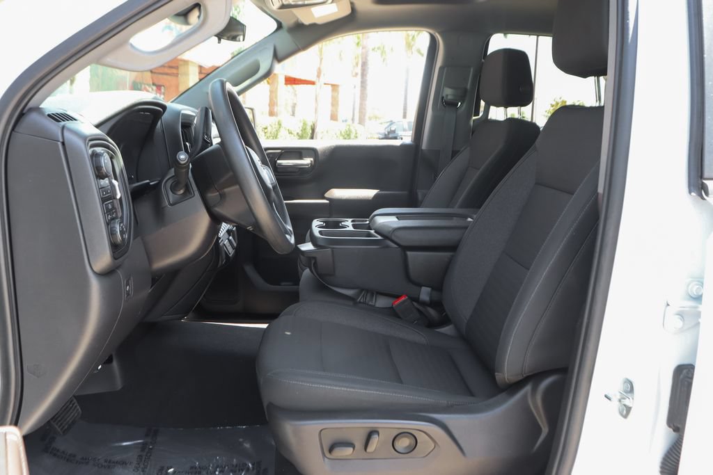 Used 2024 Chevrolet Silverado 1500 Custom Trail Boss w/ Turbomax Blackout Package AWD/4WD image 17