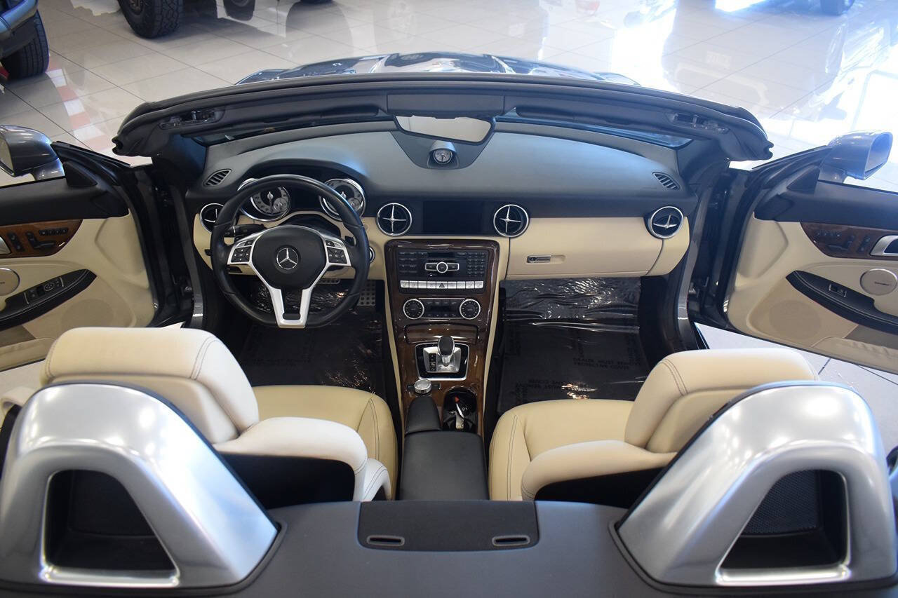 Used 2016 Mercedes-Benz SLK 300 image 22