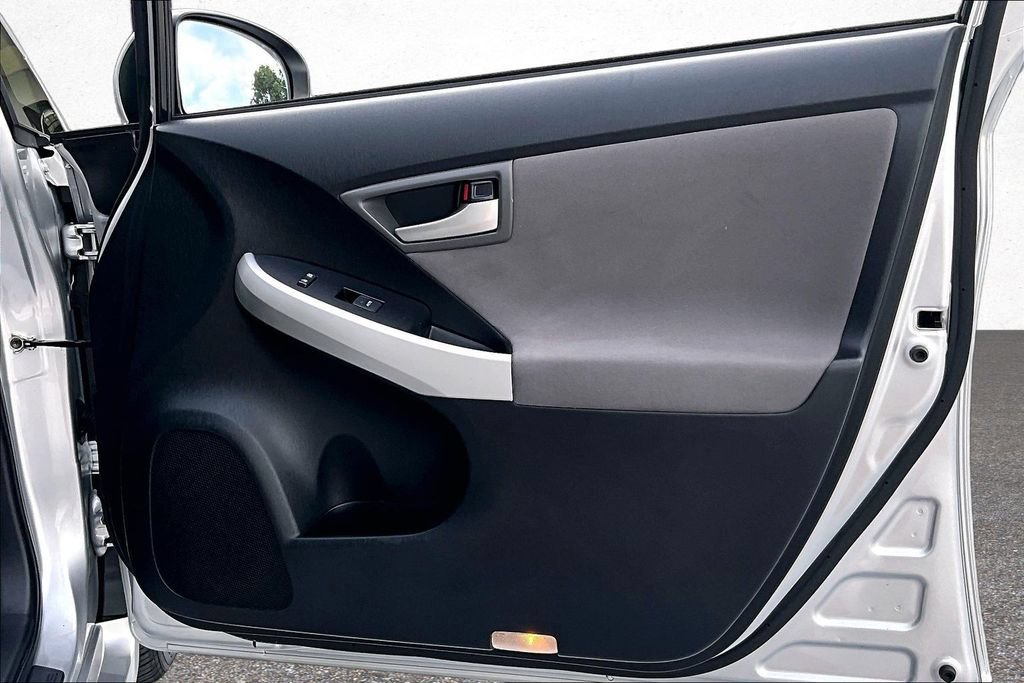 Used 2013 Toyota Prius Three w/ Solar Roof Pkg FWD image 29