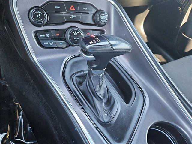 Used 2016 Dodge Challenger SXT RWD image 11
