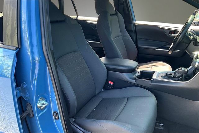 Used 2022 Toyota RAV4 SE w/ Convenience Package AWD/4WD image 28