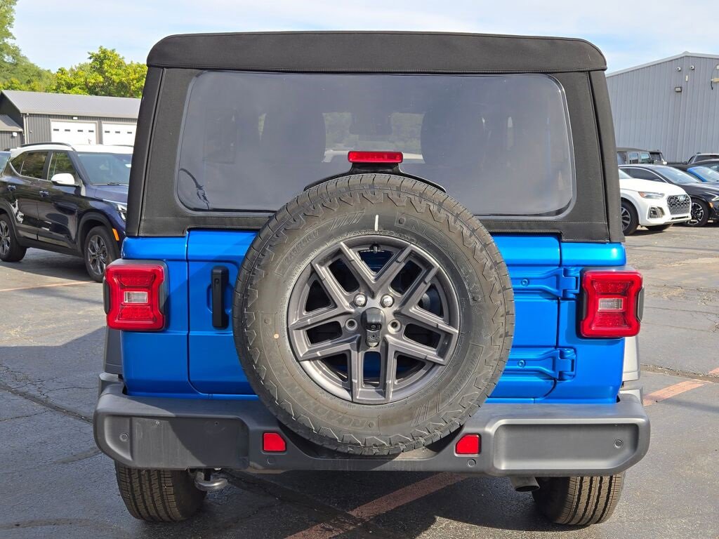 Used 2024 Jeep Wrangler Sport S image 8
