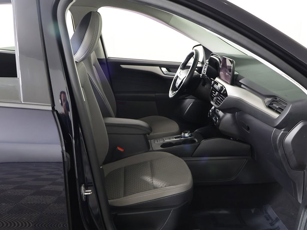 Used 2021 Ford Escape SE w/ SE Sport Appearance Package image 24