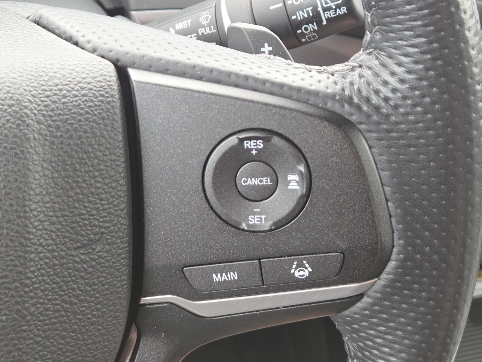 Used 2023 Honda Passport EX-L image 6
