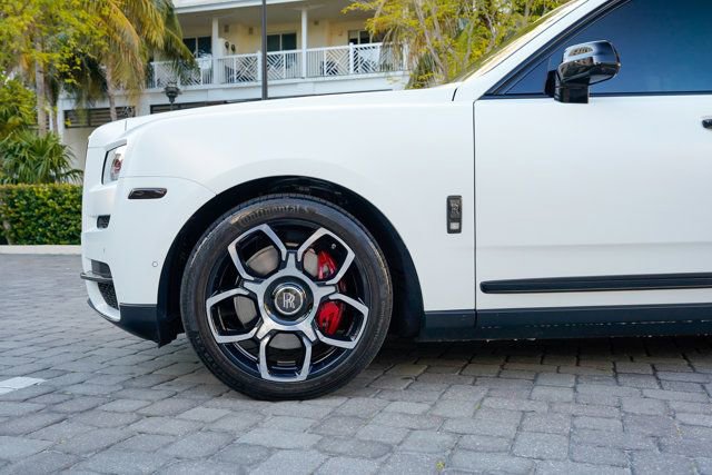 Used 2023 Rolls-Royce Cullinan Black Badge w/ Driver's Package image 11