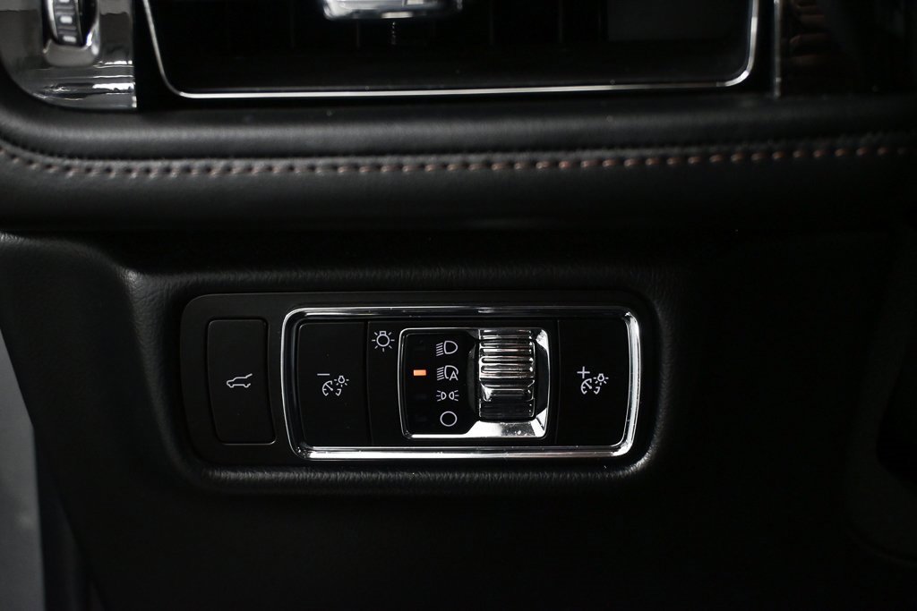 Used 2023 Lincoln Aviator Reserve w/ Elements Package Plus image 9