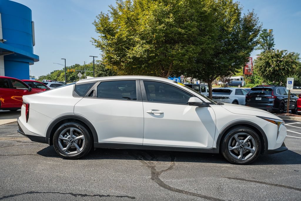 Used 2025 Kia K4 FWD image 3