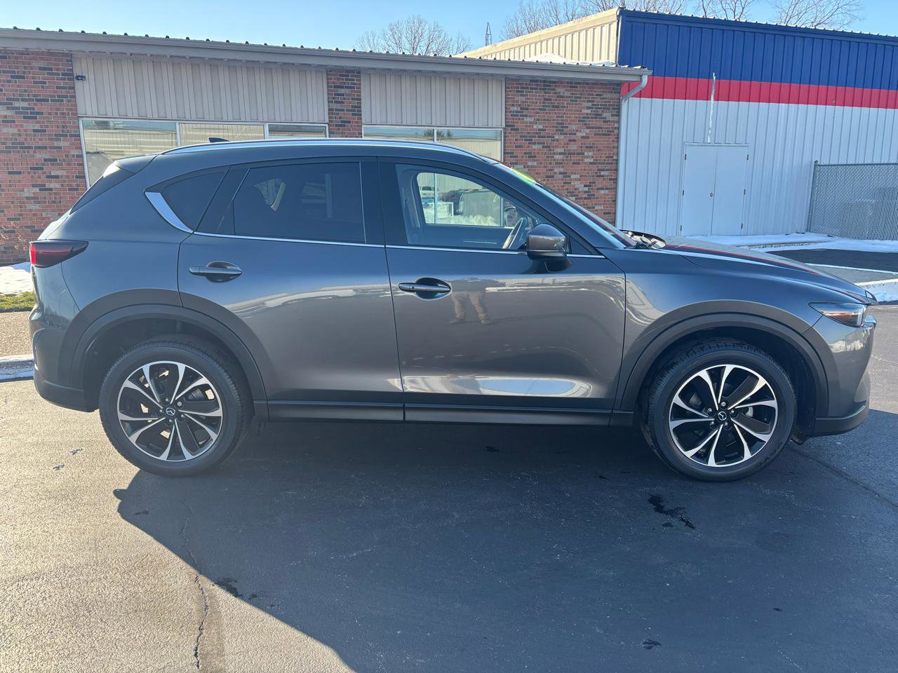 Used 2023 MAZDA CX-5 AWD 2.5 S w/ Premium Package image 2