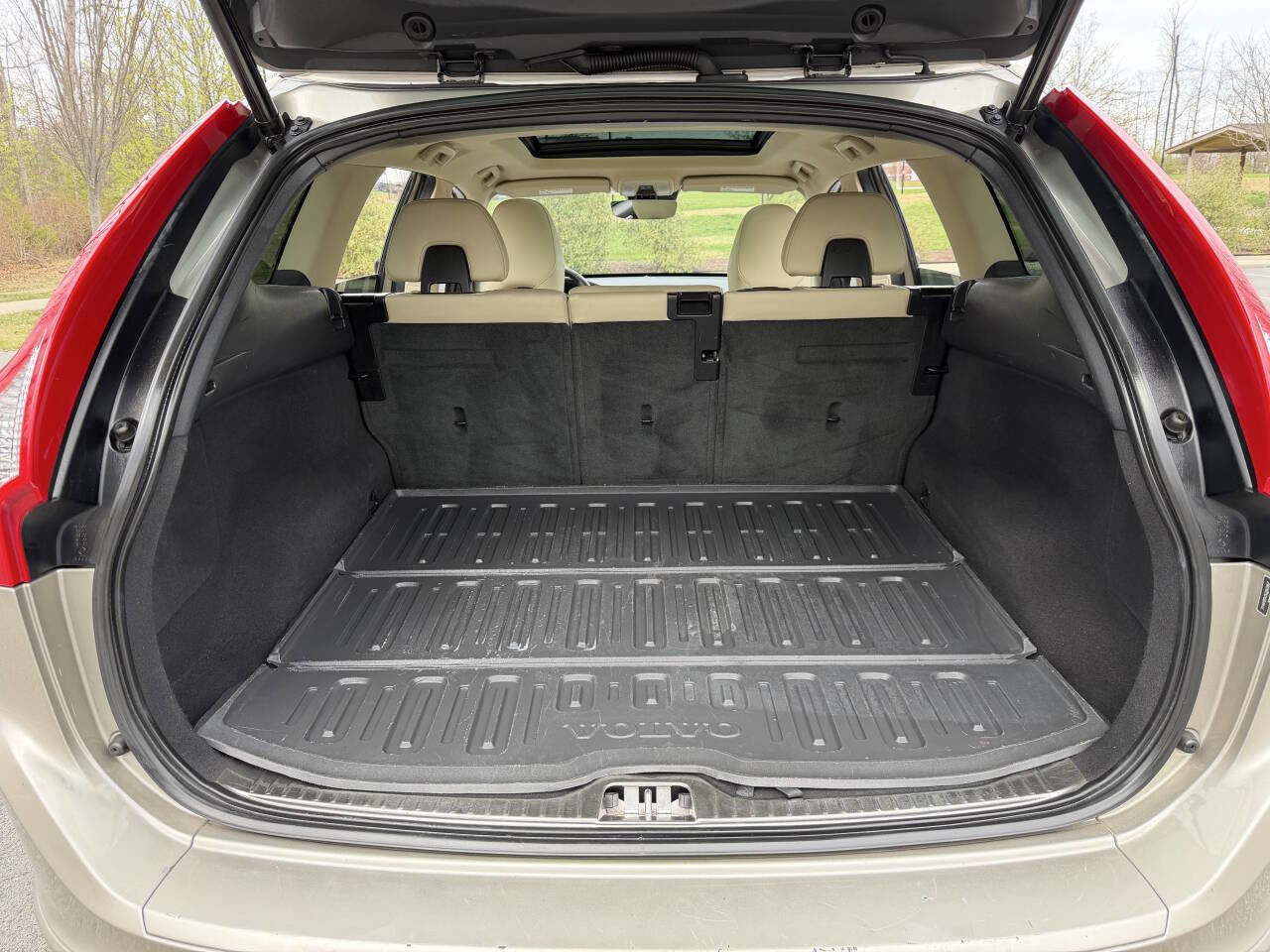 Used 2016 Volvo XC60 T5 Premier w/ Proximity Package image 37