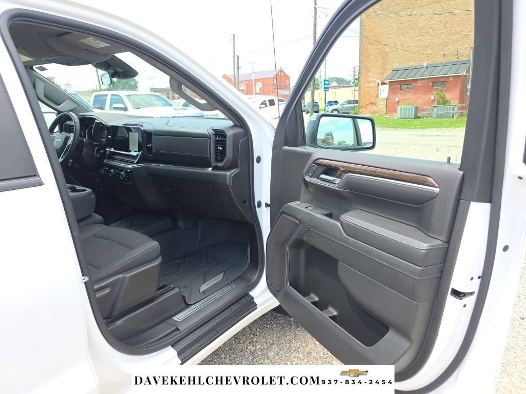Used 2023 Chevrolet Silverado 1500 LT AWD/4WD image 22