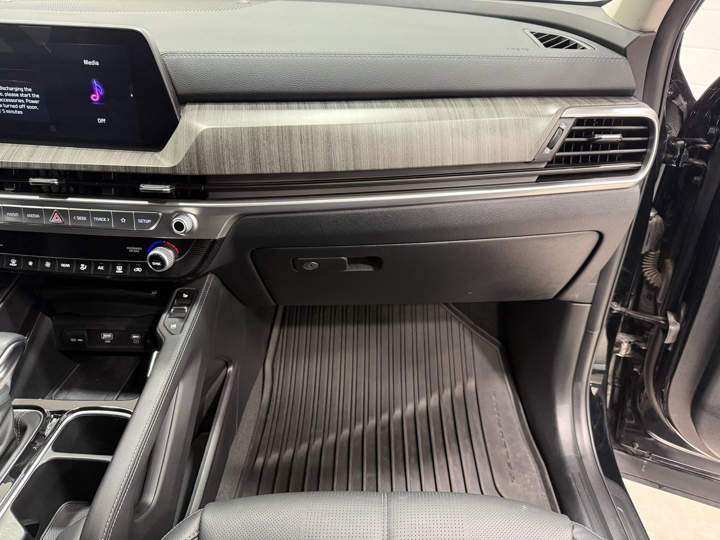 Used 2025 Kia Telluride EX image 29