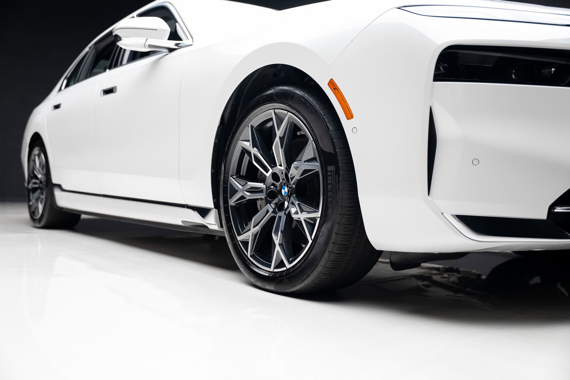 Used 2024 BMW i7 xDrive60 image 79