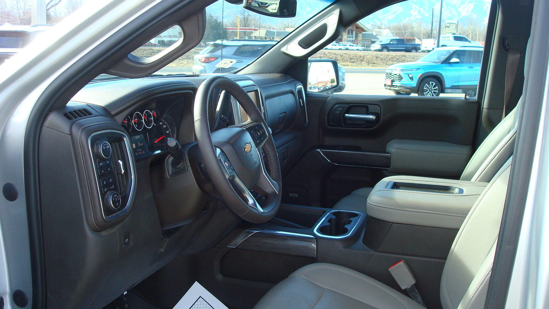 Used 2022 Chevrolet Silverado 1500 LTZ AWD/4WD image 8