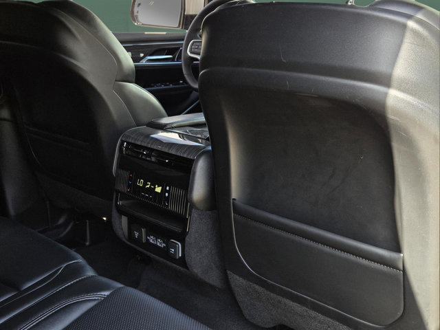 Used 2022 Jeep Wagoneer Series III RWD image 36