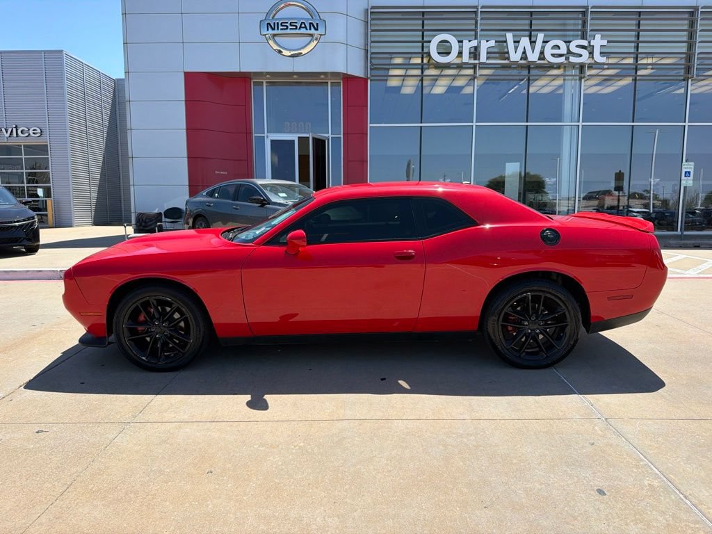 Used 2022 Dodge Challenger GT AWD/4WD image 2