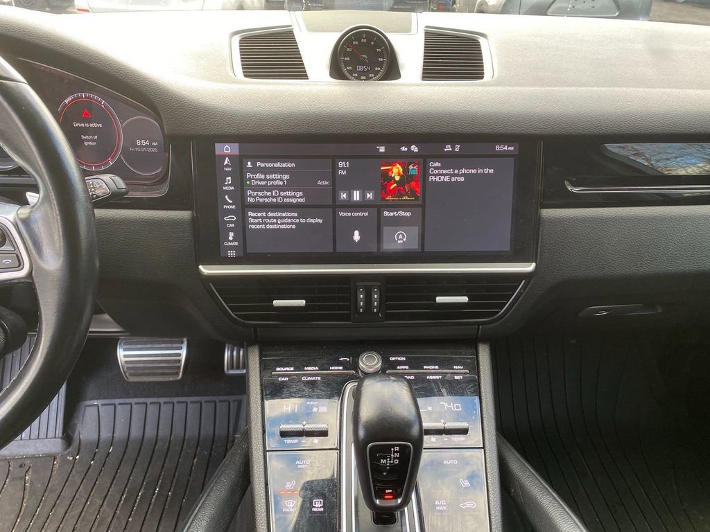 Used 2020 Porsche Cayenne S image 20