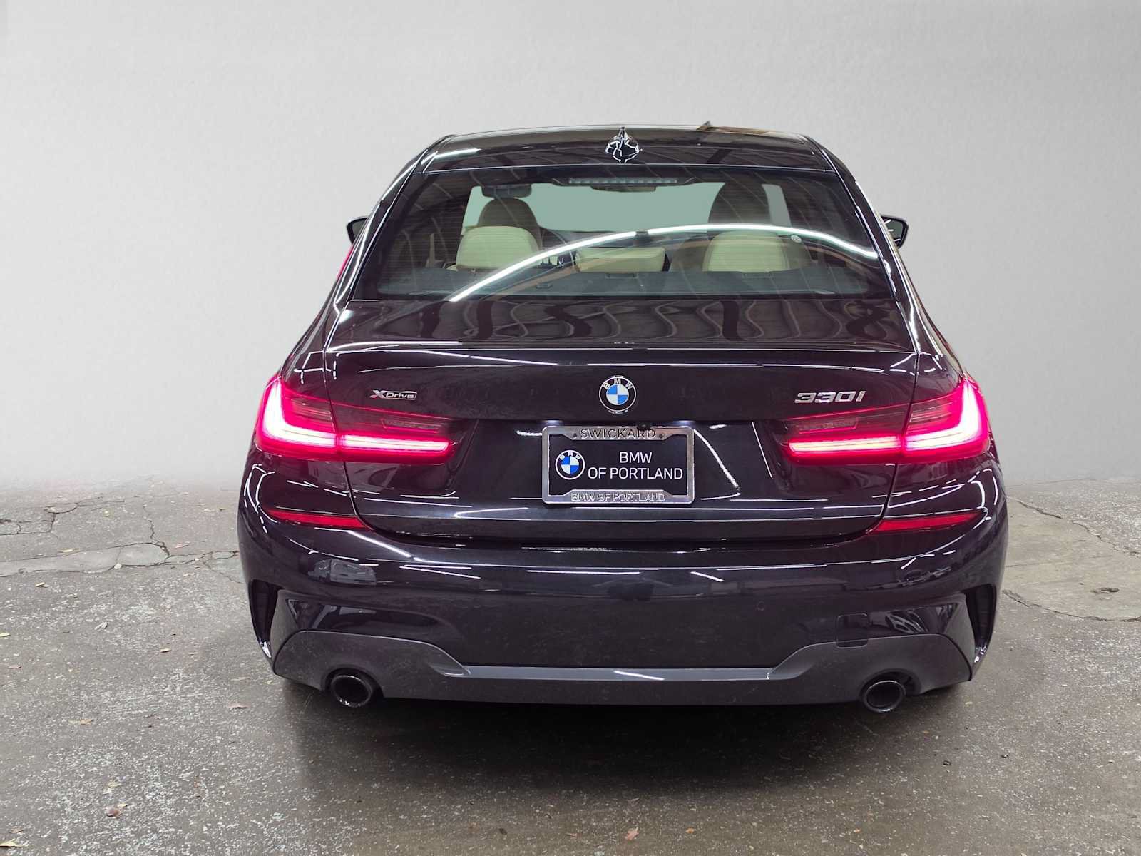 Used 2021 BMW 330i xDrive Sedan w/ M Sport Package AWD/4WD image 4