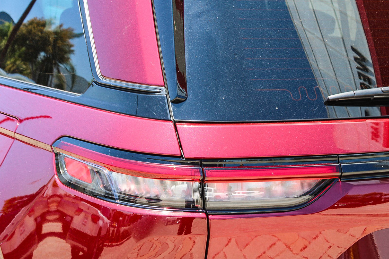 Used 2025 Jeep Grand Cherokee Altitude RWD image 11