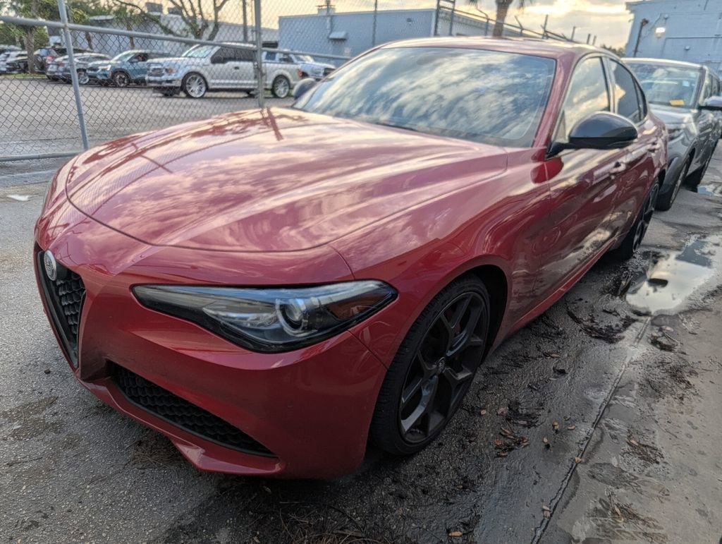 Used 2019 Alfa Romeo Giulia w/ Nero Edizione RWD image 21