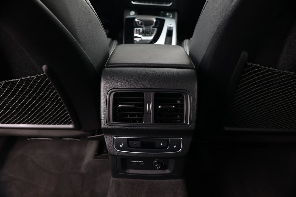 Used 2024 Audi Q5 e Prestige w/ Prestige Package AWD/4WD image 34