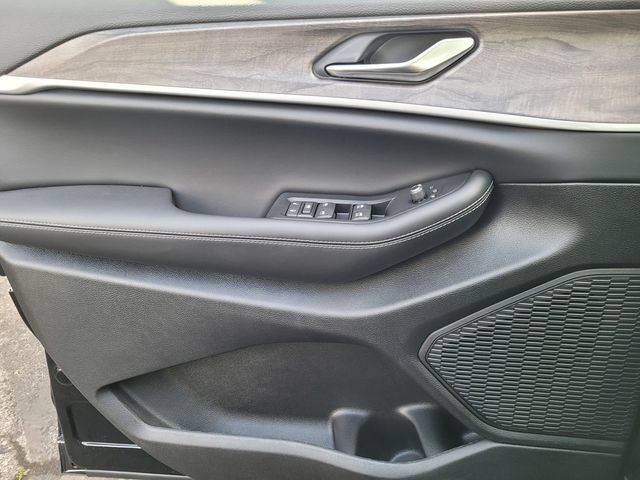 New 2026 Jeep Grand Cherokee Altitude AWD/4WD image 9