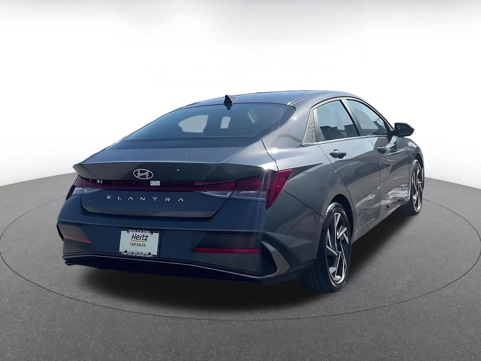 Used 2025 Hyundai Elantra SEL FWD image 14