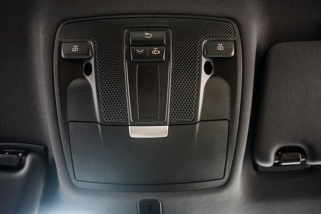 Used 2019 Mercedes-Benz CLA 250 image 32