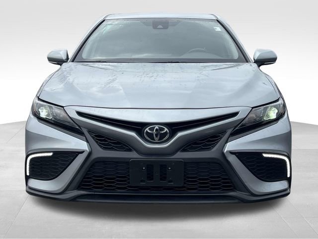 Used 2024 Toyota Camry SE image 2