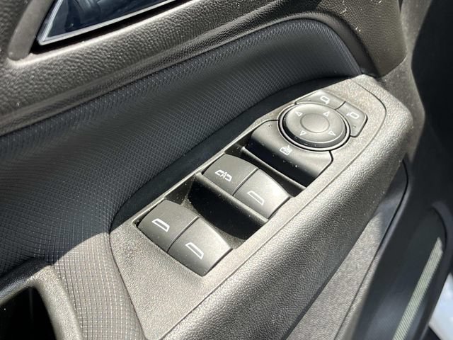 Used 2022 Chevrolet Equinox RS w/ RS Leather Package FWD image 27