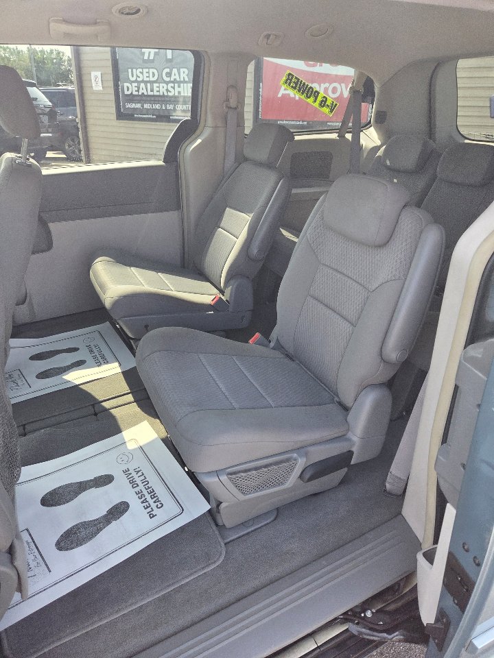 Used 2009 Chrysler Town & Country LX w/ Entertainment Group #1 image 11