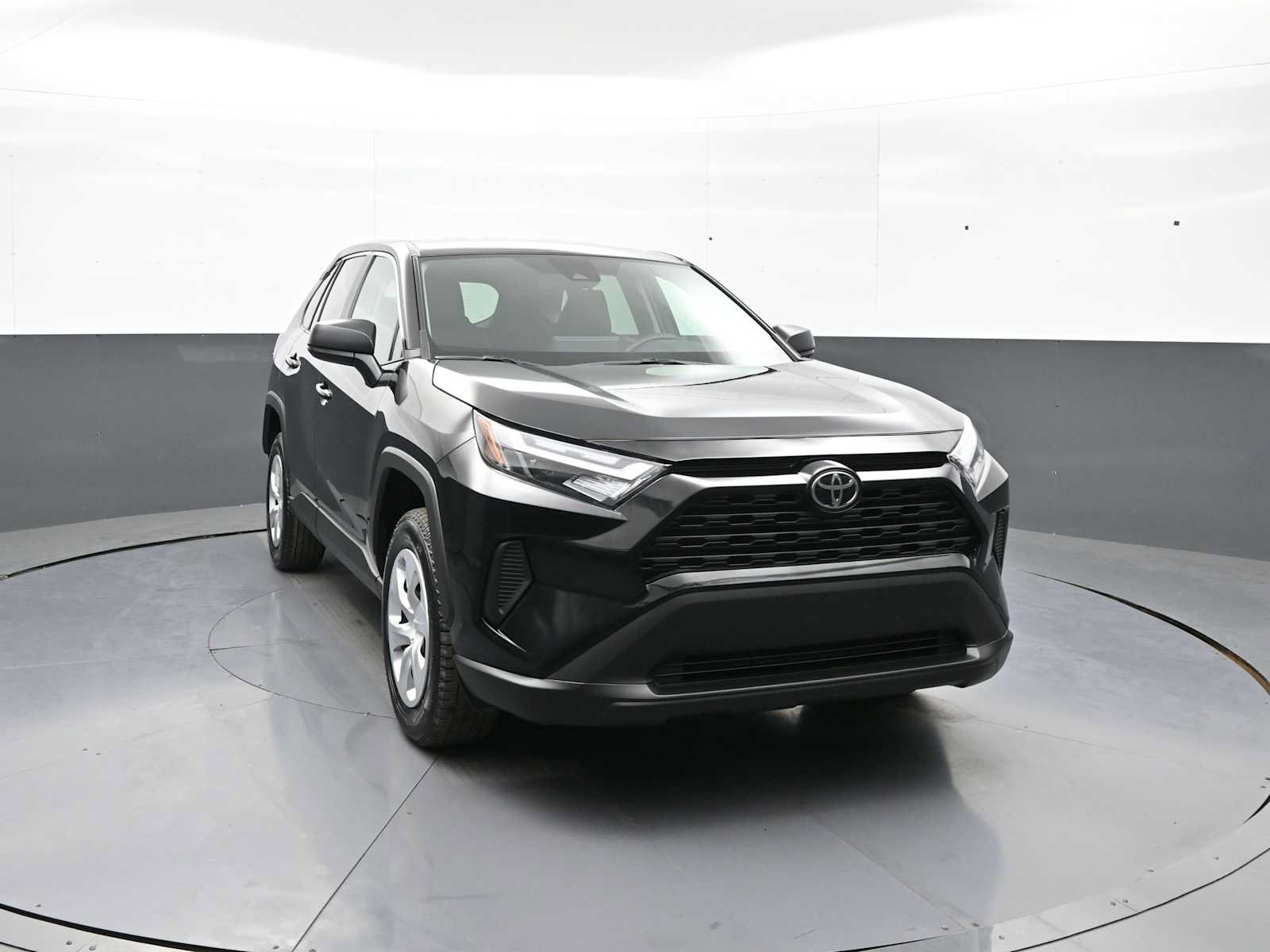 Used 2025 Toyota RAV4 LE FWD image 3