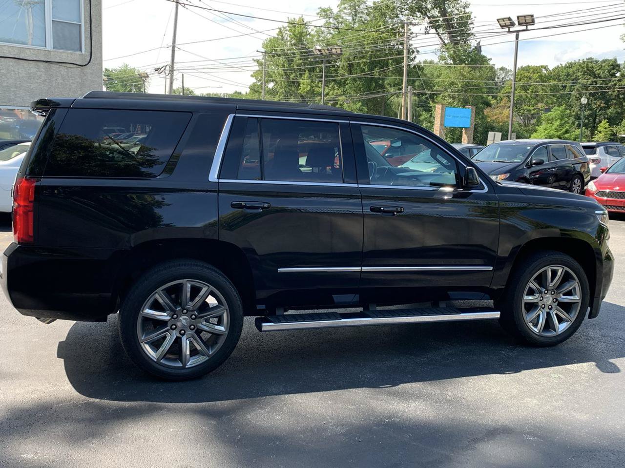 Used 2018 Chevrolet Tahoe LT w/ LT Signature Package AWD/4WD image 5